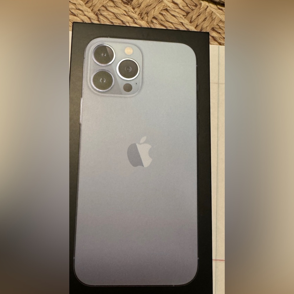 iPhone 13 Pro Max Xfinity mobile 128gb